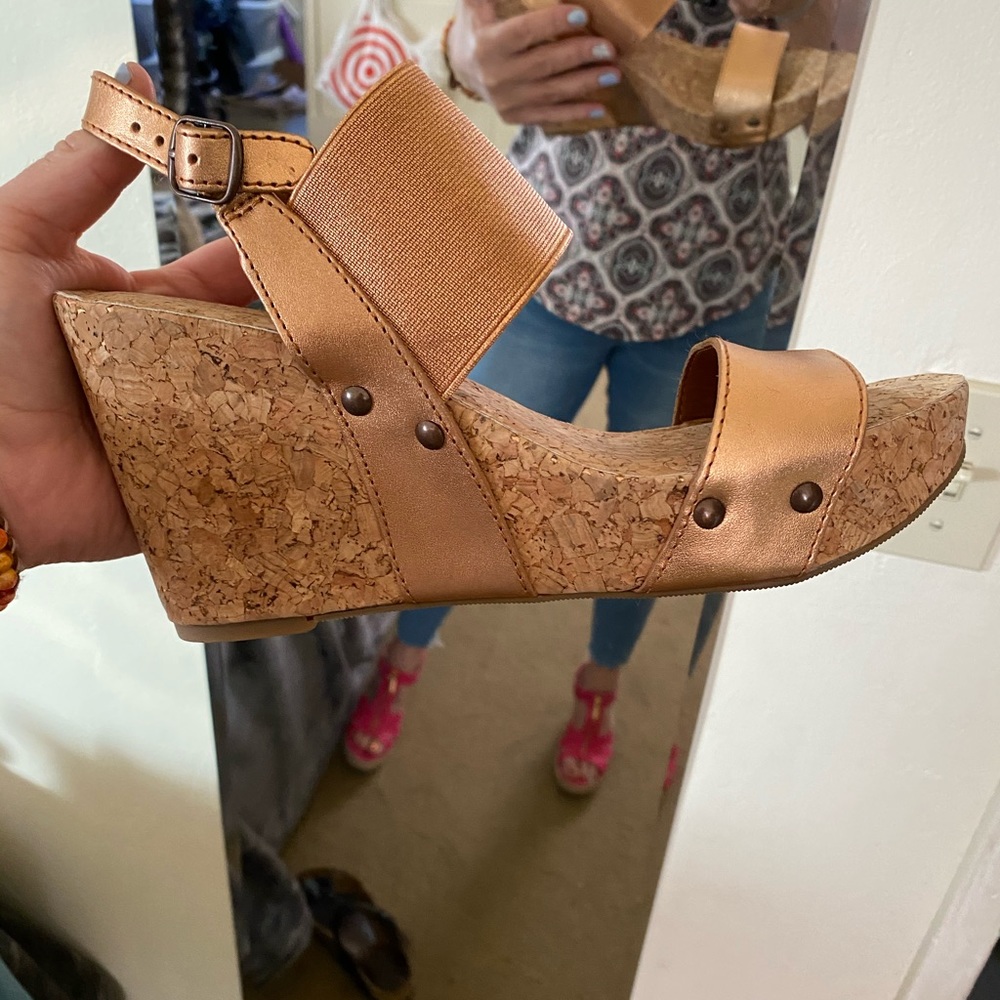Lucky Brand Mumbah Copper Wedge Sandals - Picture 3 of 4